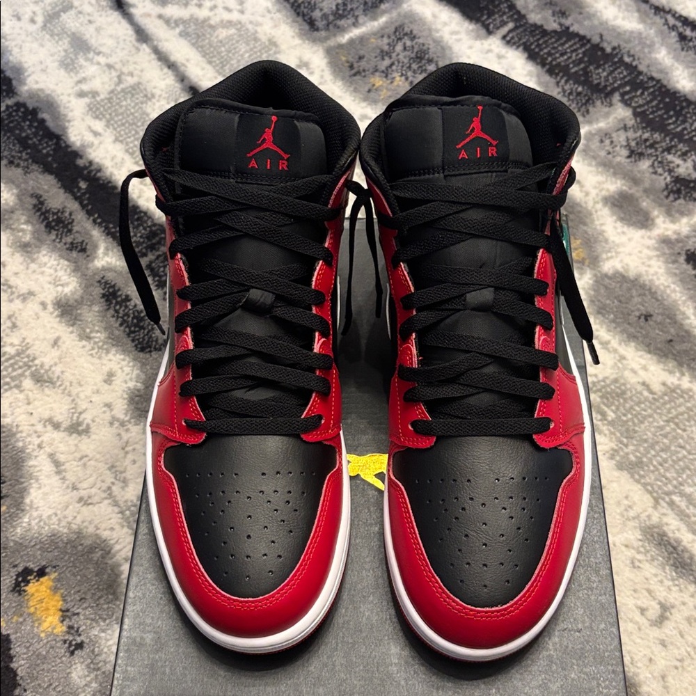 Men’s Jordans size 12